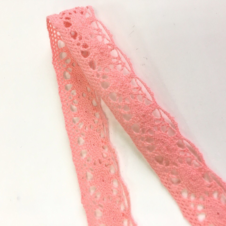 Кружево вязаное розовое, 25 мм